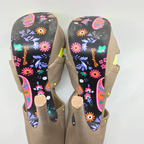 Betseyville Betsey Johnson Stiletto - Picture 6 of 6